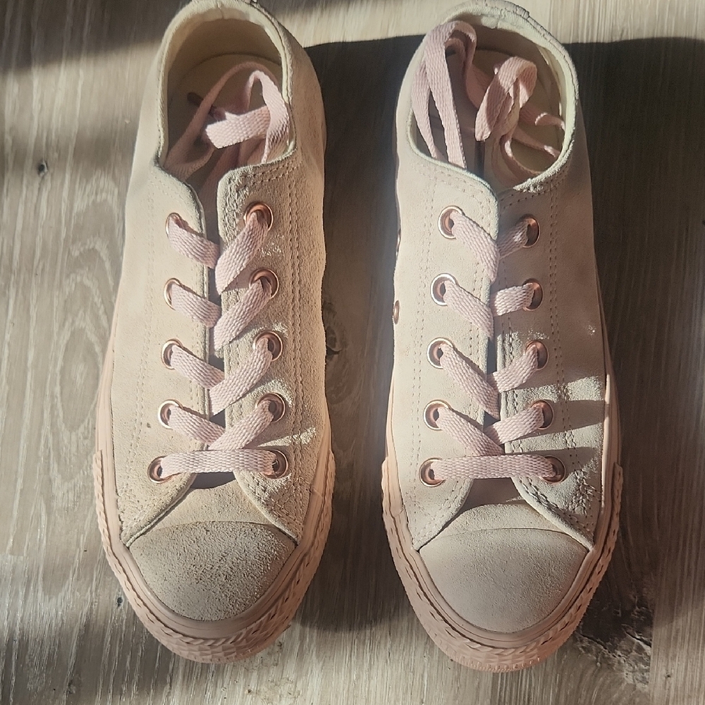 Like NEW- Converse Light Pink SUEDE Rose Gold All Star Shoes Size 6 - Picture 8 of 8